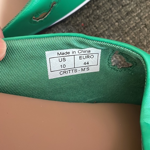 Critts green slippers (sz 10) - Picture 6 of 6
